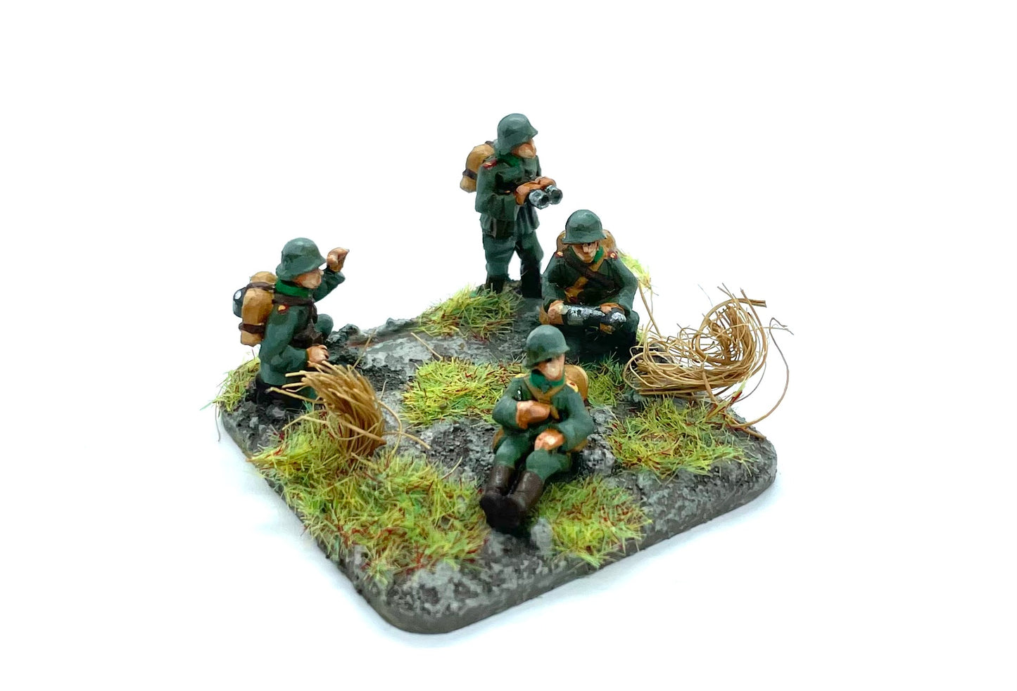 OC INF 24 E German M1916 Helmet Artillery Crew x8