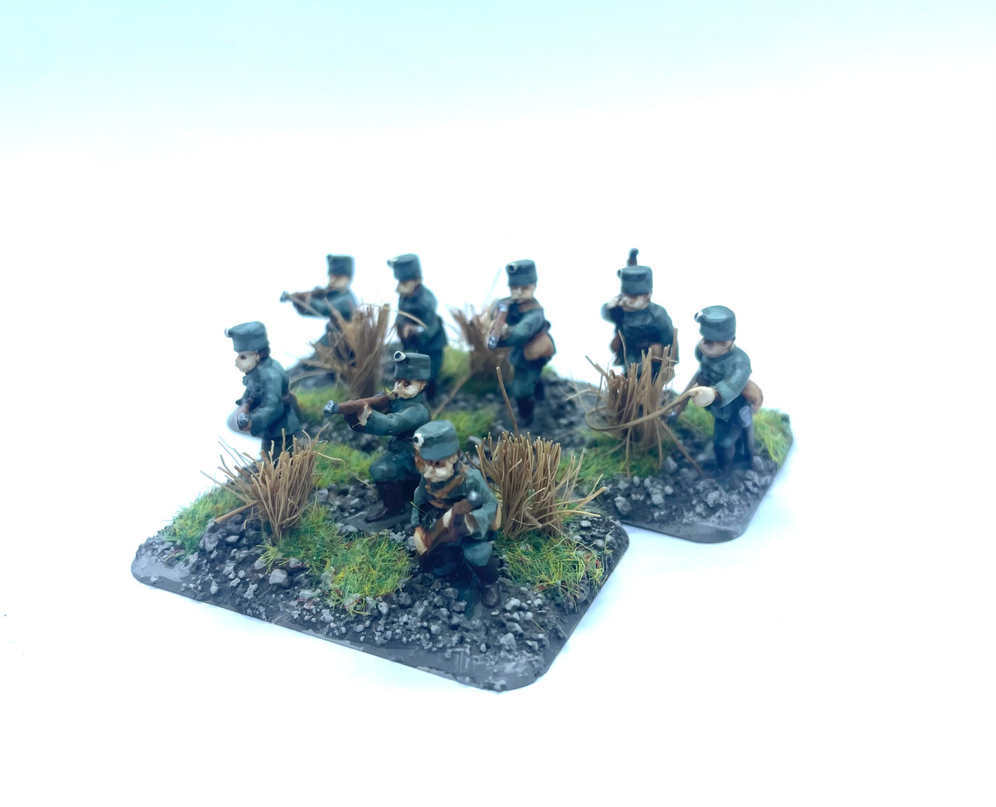OC CAV 22 L German Hussar Busby Dismounted x8
